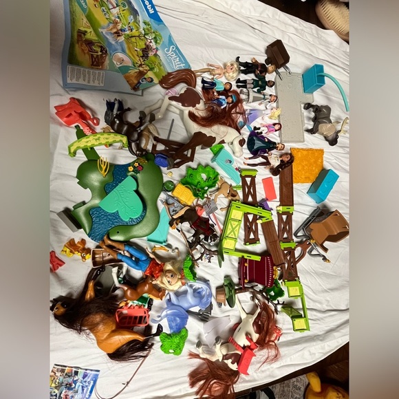 Playmobil Spirit DreamWorks Riding Free Playset lot Large - Picture 1 of 9